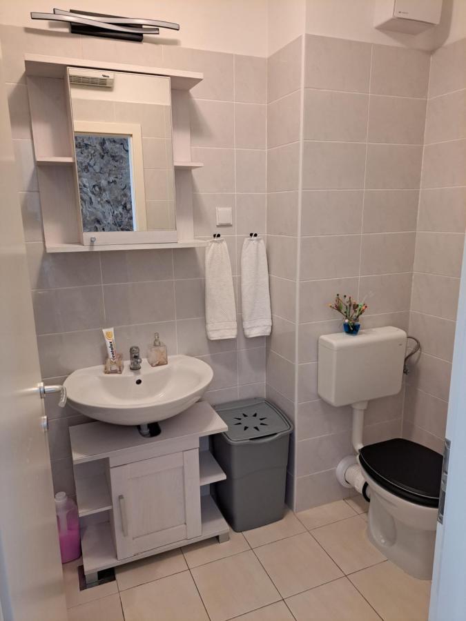 Mariposa, Apartment With Balcony, Private Parking In The Garage, Near The Biggest Shopping Center Mall Of สปลิท ภายนอก รูปภาพ